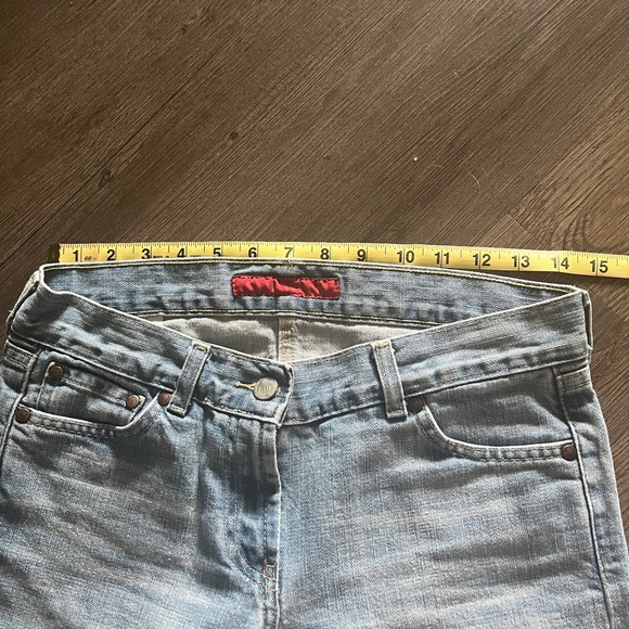 The perfect pair of Y2K low rise jeans - Picture 5 of 6